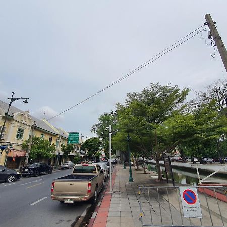 Motu Bangkok Apartment Bagian luar foto